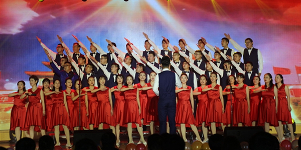 2、股份公司大合唱《祖國不會忘記》.jpg