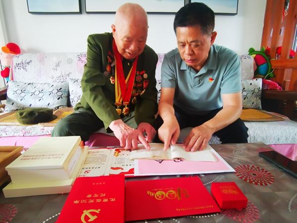 1627284667427951.jpg 03-與侯老交流.jpg