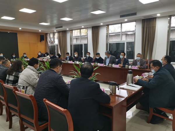 1681971290249283.jpg 集團領(lǐng)導(dǎo)_600.jpg